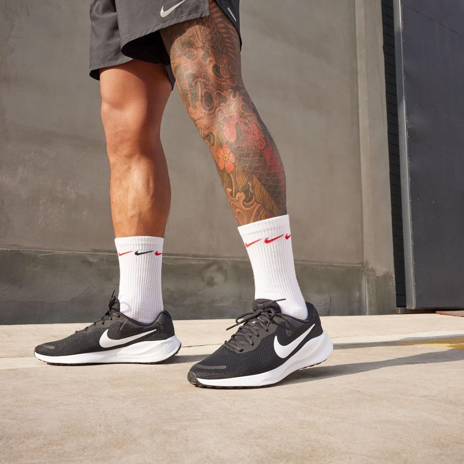 Nike Mens Revolution Running Shoes