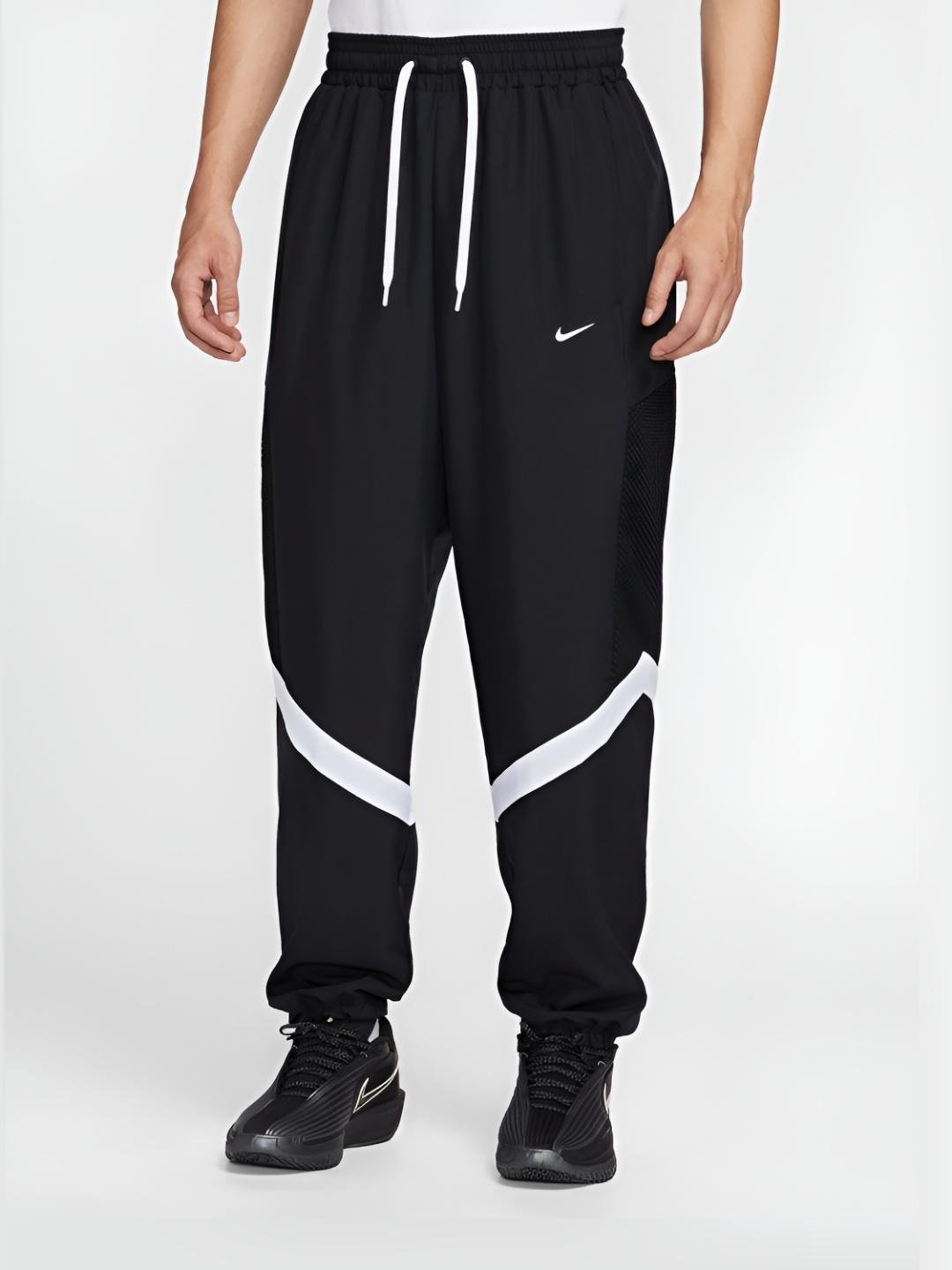 bottomwear nike