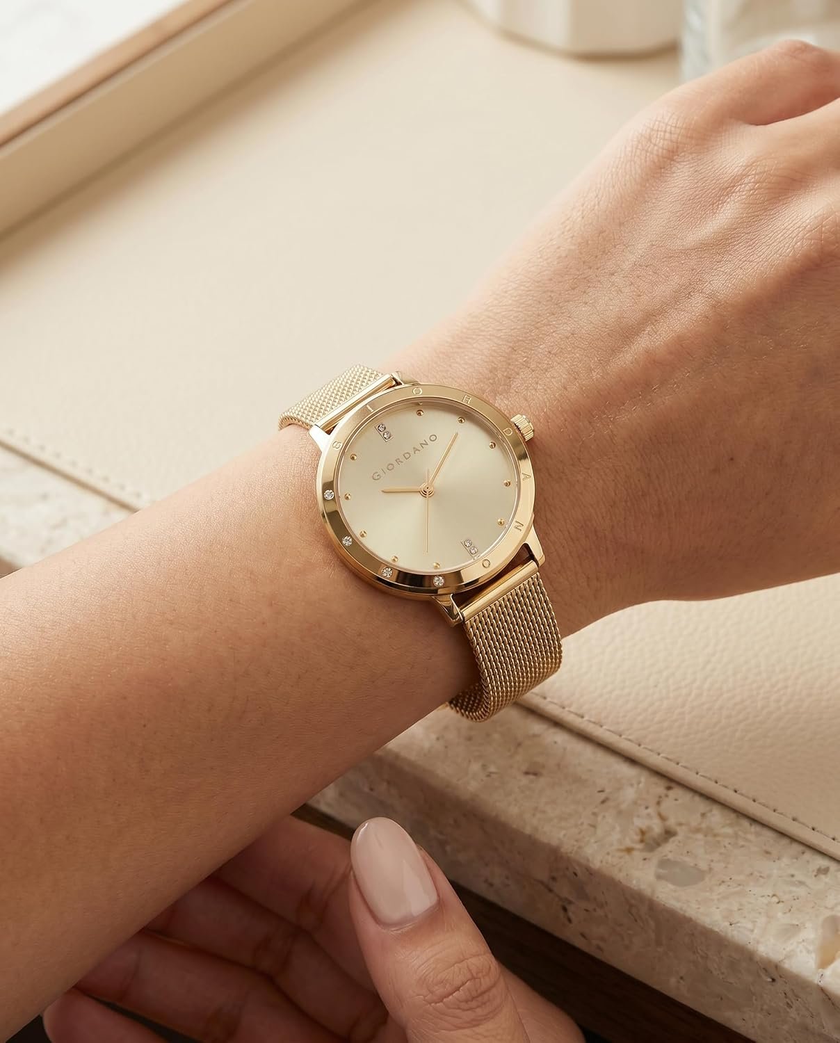 Giordano Analog Quartz Watch for Women with Round Dial, Two-Hand Display, Crystal-Studded Hour Markers and Bezel and Stainless Steel Mesh Strap - A2085