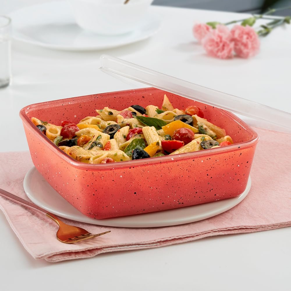 Borosil 800 ml Kube Pink Baking & Serving Dish with Lid | Borosilicate Glass Round Shape Bakeware and Serveware Casserole Dish Tray | Microwave, Oven & Dishwasher Safe Bowl