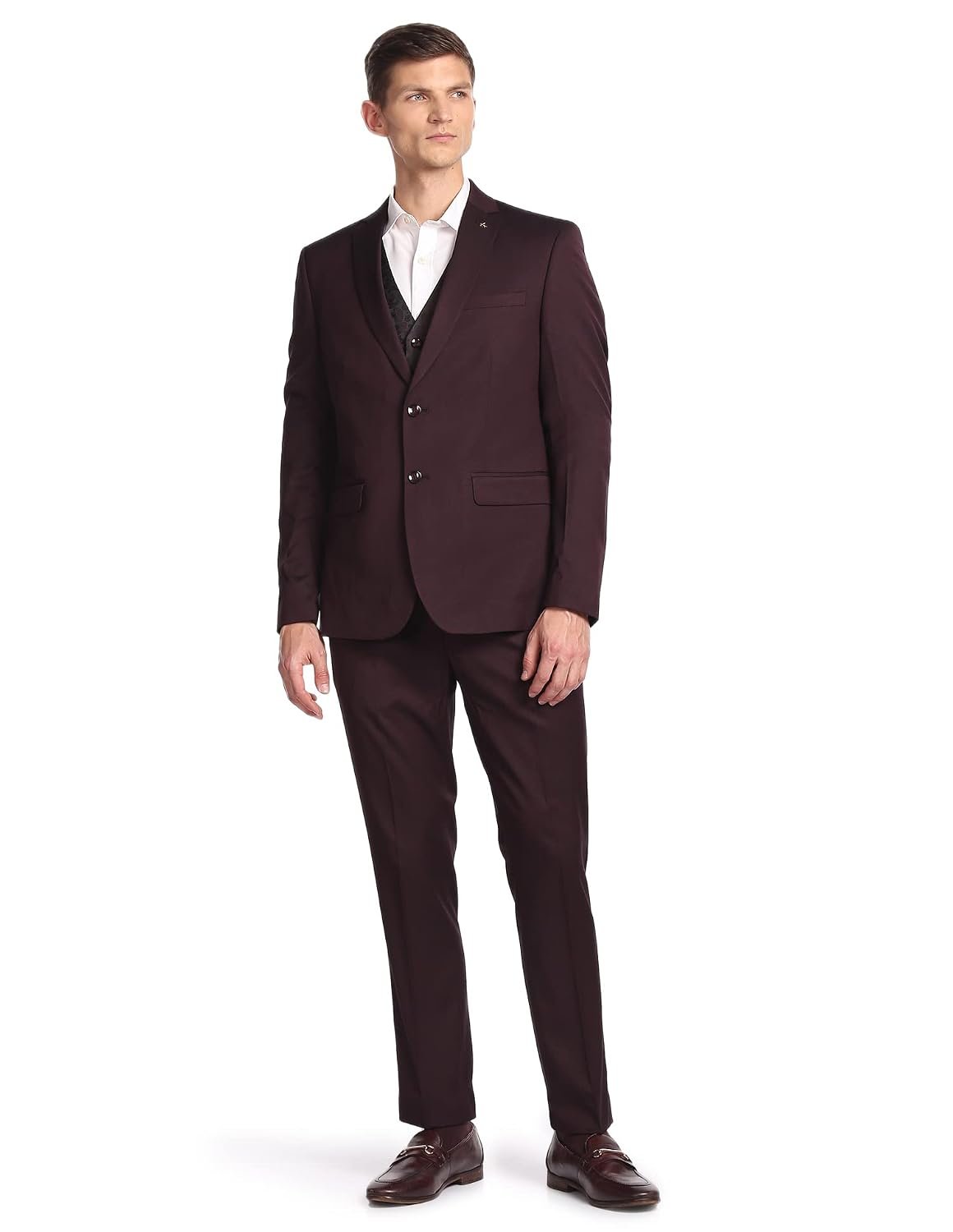 Arrow Men Solid Hudson Tailored Fit Three Piece Suit